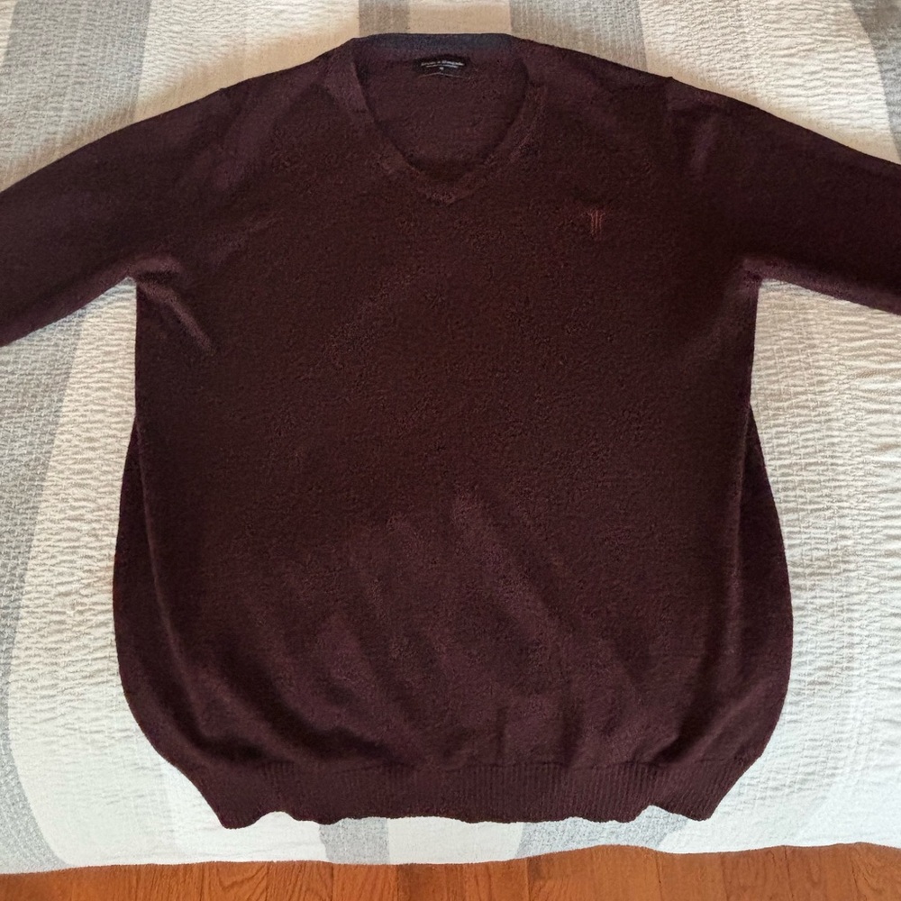 Bruun & Stengade men’s burgundy wool v-neck sweater